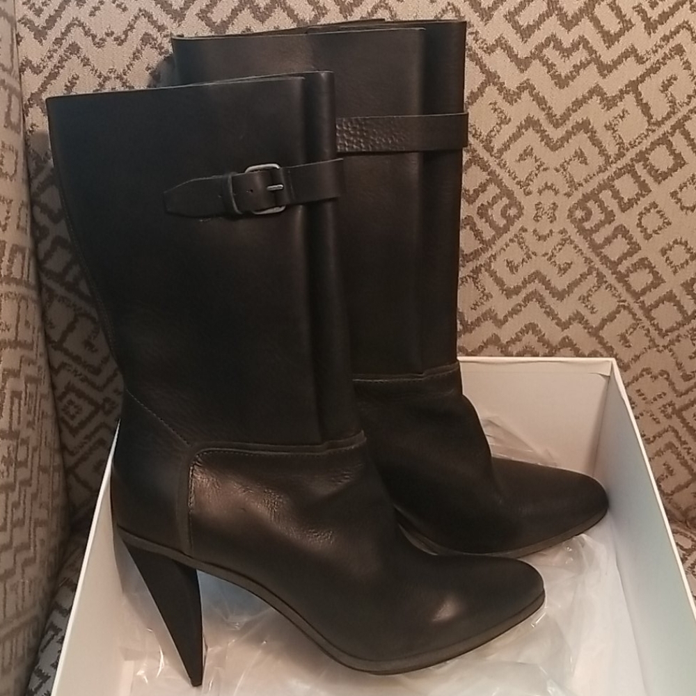 Balenciaga Heeled Black Boots Unworn